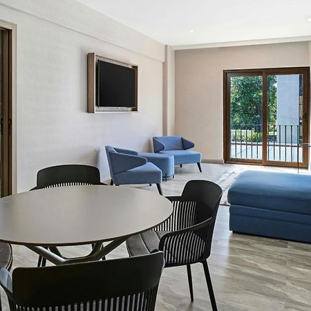 Courtyard By Marriott San Jose Escazu Hotel Eksteriør billede